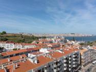 Cacilhas Amazing View Of Lisbon Close To Beach Caparica