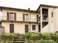 Striking Holiday Home In Albugnano With Terrace – zdjęcie 2
