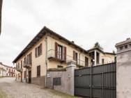 Striking Holiday Home In Albugnano With Terrace – zdjęcie 7