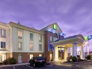Holiday Inn Express & Suites By Ihg Chambersburg, An Ihg Hotel – zdjęcie 2