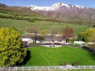 Wellsville Home 13 Miles To Utah State University! – photo 2