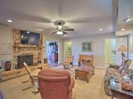 Lakeside Living At Cedar Creek With Yard And Fire Pit! – zdjęcie 7