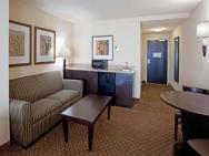 Holiday Inn Express And Suites Newberry, An Ihg Hotel – photo 4