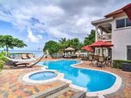 Beachfront Discovery Bay House With Home Gym And Pool!