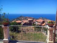 One Bedroom Appartement With Sea View And Enclosed Garden At San Mauro Cilento 7 Km Away From The Beach