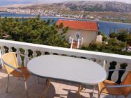 2 Bedrooms Appartement At Pag 100 M Away From The Beach With Sea View Enclosed Garden And Wifi