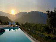 360 Views, Private Infinity Pool, Pisa, Lucca, Florence, Large Garden
