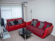 Comfy;poundhill;crawley Apartment Near Gatwick And London