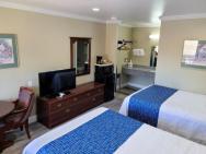 Travelodge By Wyndham Clearlake – photo 3