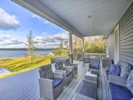 Luxe Lakefront Escape With 4 Kayaks, Hot Tub, Beach!