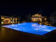 Beautiful Pool Villa Sparta In Lagonissi, Athens