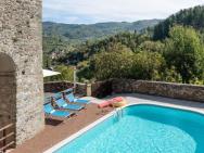 Ancient Farmhouse With Private Heated Hot Tub And Pool