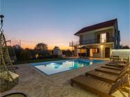 Awesome Home In Sibenik With 4 Bedrooms, Private Swimming Pool And Outdoor Swimming Pool