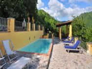 2 Bedrooms House With Shared Pool Enclosed Garden And Wifi At Gattaia
