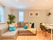 Comfortable Ground Floor Flat Sleeps Up To 4 With Private Parking By Sussex Short Lets – photo 3