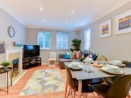 Comfortable Ground Floor Flat Sleeps Up To 4 With Private Parking By Sussex Short Lets – zdjęcie 5