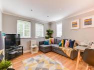 Comfortable Ground Floor Flat Sleeps Up To 4 With Private Parking By Sussex Short Lets – zdjęcie 4