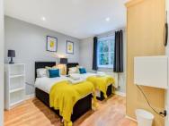 Comfortable Ground Floor Flat Sleeps Up To 4 With Private Parking By Sussex Short Lets – zdjęcie 2
