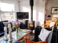 6 Person Holiday Home In Hj Rring