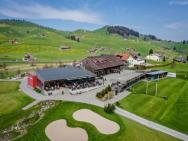 Swiss Mountain Golf-restaurant Gonten