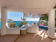Seafront Villa With Private Pool – photo 4