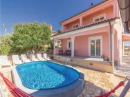 Stunning Home In Pula With 3 Bedrooms, Wifi And Outdoor Swimming Pool