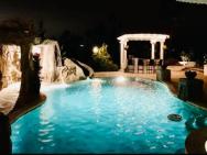 $699 Sale! Luxury Villa W/ Pool, Hot Tub & More! – photo 5