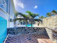 Princess Blue, 3bdr, Beach Front Deluxe, Orient Bay, Pool, Wifi 100 Mps