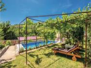 Stunning Home In Krizisce With 4 Bedrooms, Wifi And Outdoor Swimming Pool