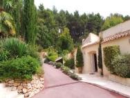 Propriété : 300 M² + (25 M² D'annexe / Pool House) Sur 5 Ha Boisé À 10' D'aix En Provence – photo 3