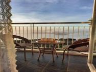 1 Br Cozy Farmhouse-style Condo With Balcony & Taal View At Wind Residences – photo 3