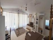 Rooms With Open Kitchen In Greek Jungle Villa, Thalassa Road – zdjęcie 2