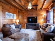 Black Bear Lodge Mtn View Wood Fireplace – photo 7