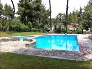 Elegant Villa Marlon With Swimming Pool
