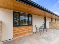 Daffodil, Newly Converted Modern Barn, Cotswolds