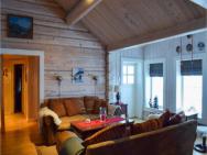 Awesome Home In Tyinkrysset With Sauna, 4 Bedrooms And Wifi