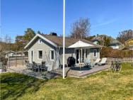 Nice Home In Hlleviksstrand With 4 Bedrooms And Wifi