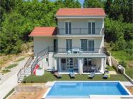 Beautiful Home In Sinj With 5 Bedrooms