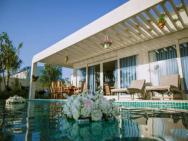 4 Bedrooms Luxury Riverside Villa Overwatch The Sunset