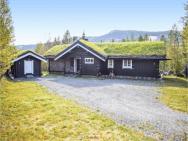 Awesome Home In Hemsedal With 4 Bedrooms, Jacuzzi And Sauna