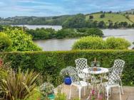 Curlew Cottage - Character Cottage With Superb River Views