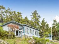 Stunning Home In Stavsns With Sauna, 4 Bedrooms And Wifi
