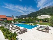 Amazing Home In Kastel Luksic With Outdoor Swimming Pool, Wifi And 3 Bedrooms