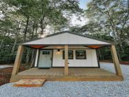 Adorable Studio Style Cabin Located Minutes From Lake Hartwell Cabin #1