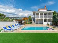 Beautiful Home In Rosini With Outdoor Swimming Pool, Wifi And 4 Bedrooms