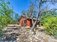 Cozy Kerrville Guest Cottage Near Guadalupe River!