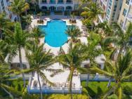 2 Br - 2 Ba Penthouse With Two Beautiful Pools - On The Intracoastal - Marina 30 Day Minimum