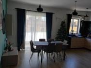 Airport Accommodation 3 Bedrooms And 3 Ensuite Bathrooms Self Check In And Self Check Out Air-condition Included – zdjęcie 7