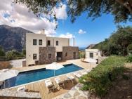 Villa Adagio 5 Bedroom With Private Eco-friendly Heated Pool