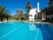 House - 3 Bedrooms With Pool Wifi And Sea Views - 7428